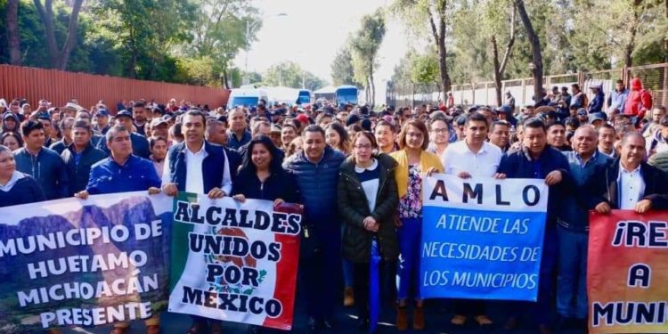 Seguimos en pie de lucha, respaldando a Presidentes Municipales: Juan Bernardo Corona
