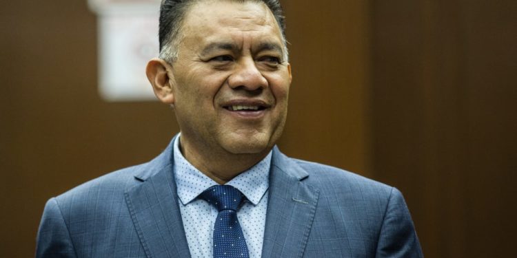 Fortalecer democracia en Michoacán, deber del Legislativo: Fermín Bernabé