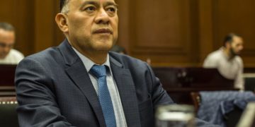 Propone Fermín Bernabé regular conformación de grupos parlamentarios en Congreso