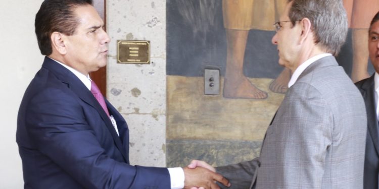 Avanza acuerdo para federalización de nómina educativa y apoyo a UMSNH