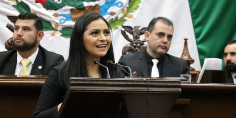 Araceli Saucedo propone proteger derechos de los menores a compartir con ambos progenitores