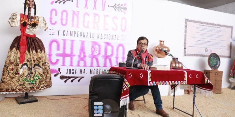 Vestimenta de China Poblana dio origen al traje de mujer charra