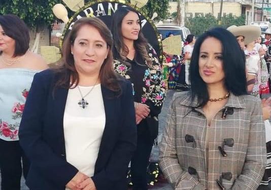 Con apoyo de Lucila Martínez y Celedonia Guzmán en Huandacareo, artesanas de Tlalpujahua realizarán feria para venta de esferas