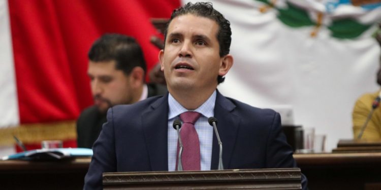 Presenta Marco Polo Aguirre propuesta para solicitar información de la estrategia de seguridad a AMLO.