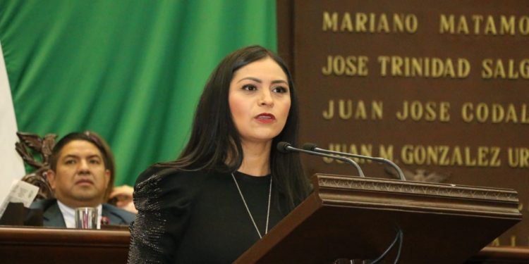 Araceli Saucedo propone que Contralorías Municipales tengan autonomía de investigación