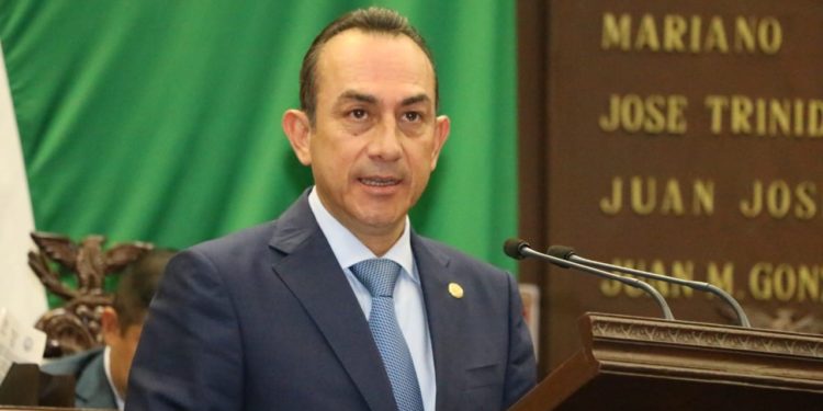 Antonio Soto propone regular por Ley el ejercicio de la valuación en Michoacán