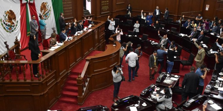 Exhortan diputados a autoridades para que actualicen reglamentos de tránsito