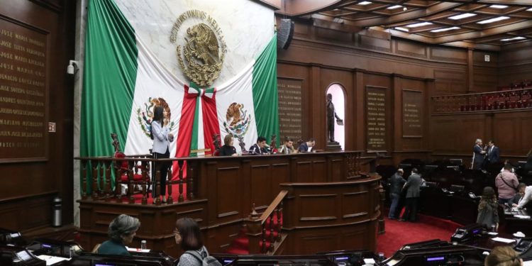 Exhortan diputados a municipios a diseñar planes para el cambio de luminarias.