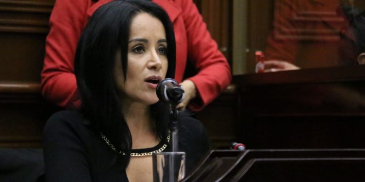 Lucila Martínez propone fortalecer desde la Constitución a los jueces administrativos