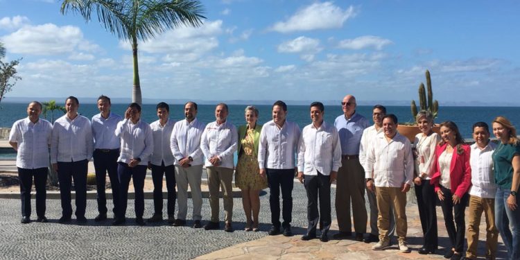 Toño García, se reúne con la Unión de Secretario de Turismo de México