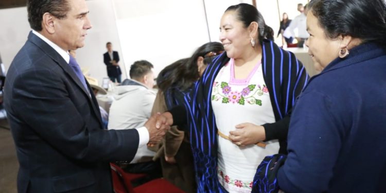 Encabeza Gobernador seguimiento a proyectos con Concejo Mayor de Cherán