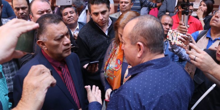 Llama Fermín Bernabé a priorizar diálogo ante demandas de transportistas