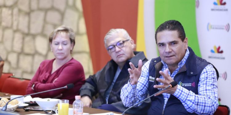 Instruye Gobernador a jefes regionales a redoblar esfuerzos en favor de los jóvenes