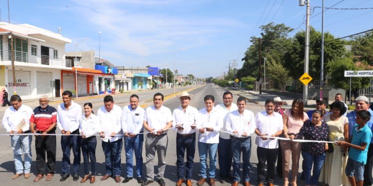 Entrega Gobernador obras por más de 146 mdp en Múgica y Gabriel Zamora