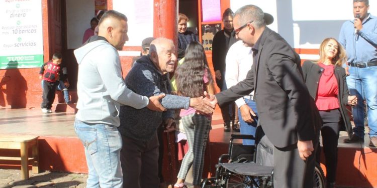 Incondicional y permanente apoyo a los Adultos Mayores en Huiramba