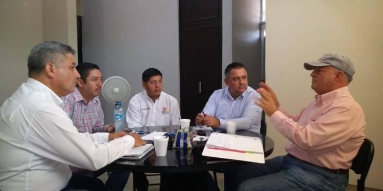 Respaldo total a los ayuntamientos instrucción a Jefes Regionales por parte del gobernador del Estado