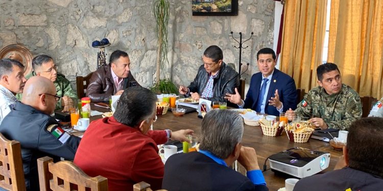 Revisa Mesa de Coordinación estrategia de vigilancia en Autopista Siglo XXI