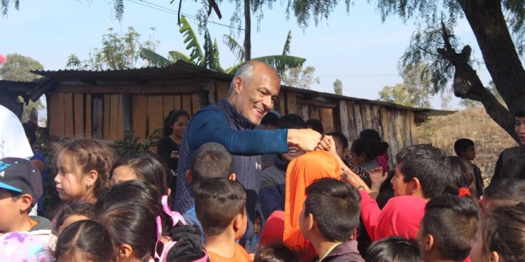 Con juguetes, juegos y deportes, festeja Semigrante a niñas y niños de Morelia