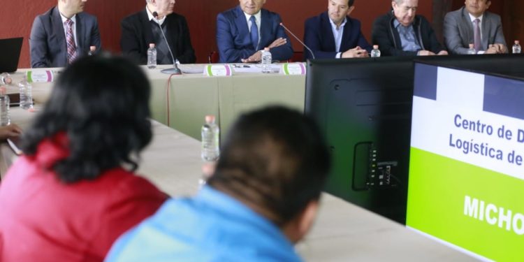 Firman Gobernador y Merza convenio para instalación de centro logístico en Michoacán