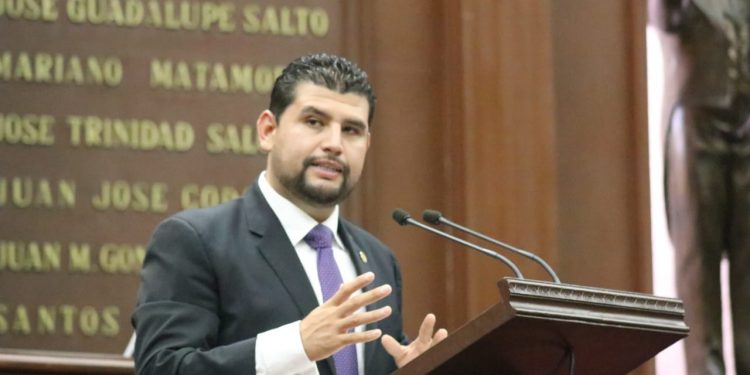 Plantea Octavio Ocampo clarificar procedimiento legislativo en acuerdos de urgente y obvia resolución