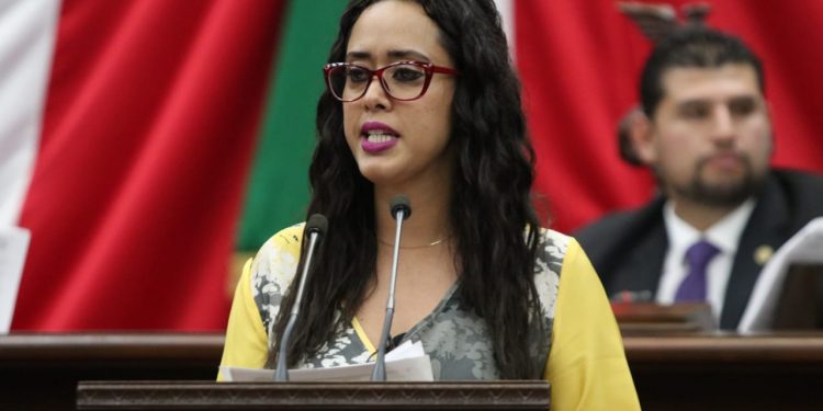 Presenta Tere Mora propuesta para agilizar tiempos en proceso de adopción