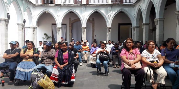 Artesanas y artesanos listos, para el Tianguis de “Domingo de Ramos”, en Uruapan