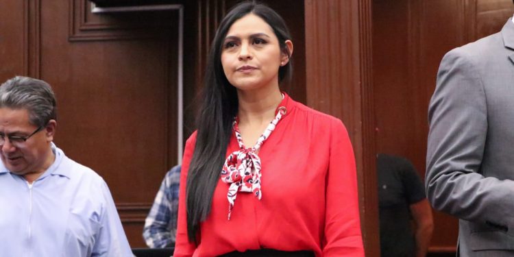 Exhorta Araceli Saucedo a no paralizar trabajos legislativos a los presidentes de la Mesa Directiva y Jucopo