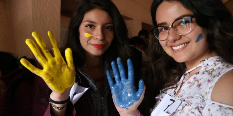 Foros Escucha continúan tocando corazones de jóvenes