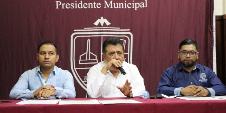 Presentan convocatoria para Hijo Predilecto, Ciudadano Distinguido y Mérito Juvenil en Apatzingán