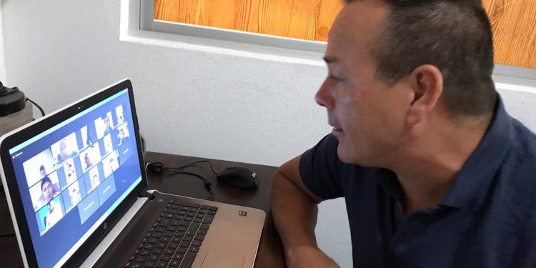 Directivos del CECyTEM dan continuidad a los trabajos educativos en línea