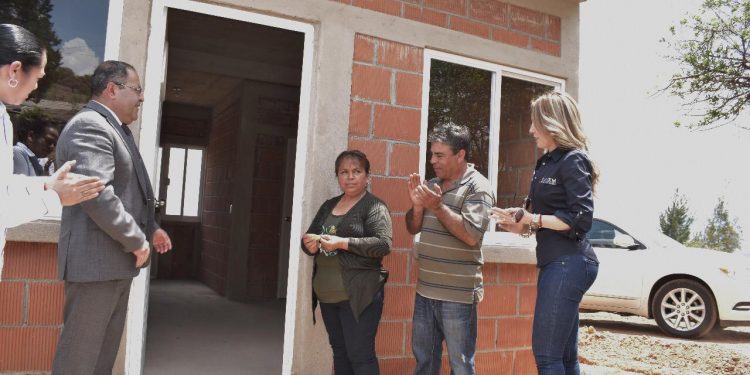 Entrega IVEM 57 viviendas a ciudadanos de Ciudad Hidalgo