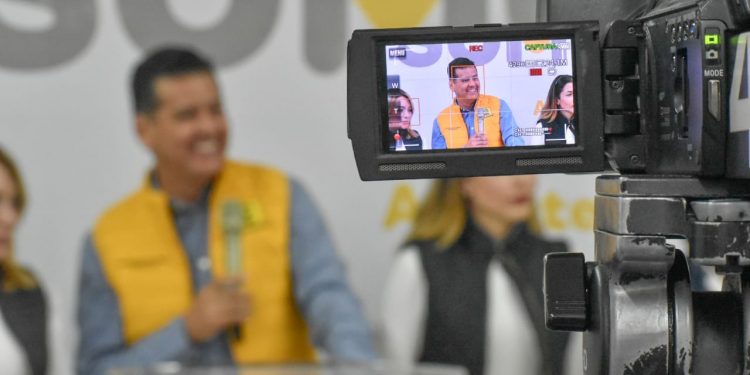 Acertada la homologación salarial a médicos y enfermeras de Michoacán: PRD