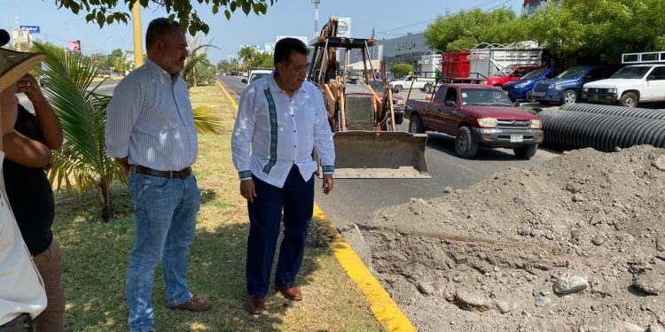 Se rehabilita vía lateral de la avenida 22 de Octubre de Apatzingán