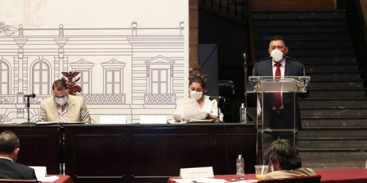 Pide Fermín Bernabé eliminación de aislamiento obligatorio en Michoacán