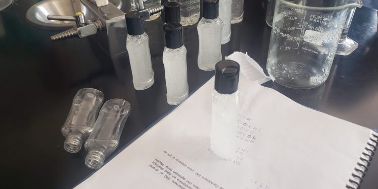 Personal del CECyTEM elaborará gel antibacterial para dotar a estudiantes a su regreso a las aulas