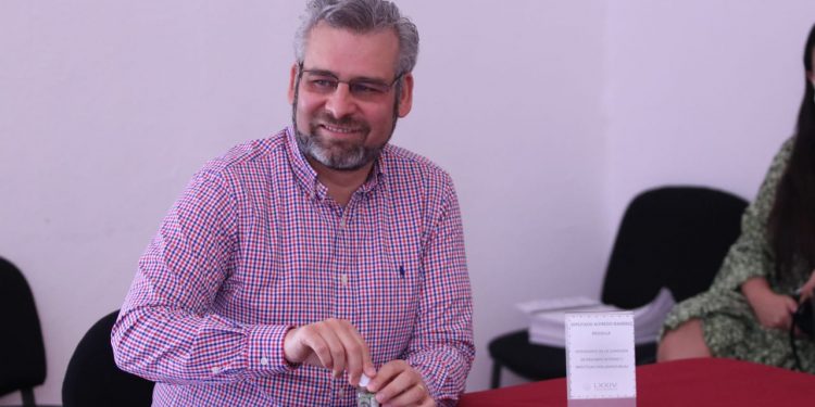 Celebra Alfredo Ramírez aprobación de dictamen para realizar sesiones virtuales en Congreso