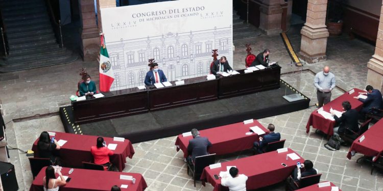 La presidencia del Congreso del Estado no quita y pone puntos en la orden del día, es una decisión de la conferencia: Antonio Madriz.