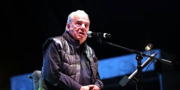 Confirman fallecimiento de Oscar Chávez, cantante y activista social que contrajo el Corona Virus Covid-19