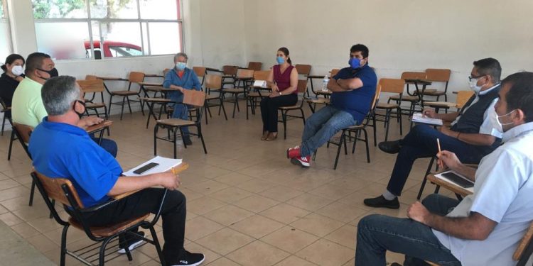 Directivos de los planteles del CECyTEM mantienen reuniones virtuales con personal