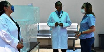 Cuquita Cabrera continúa con la entrega insumos hospitalarios y paquetes alimentarios ante Covid-19