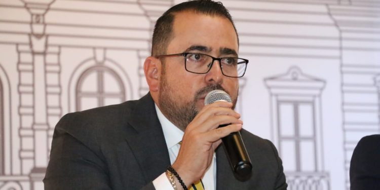 Humberto González resuelve gestiones de la población del Distrito de Puruándiro