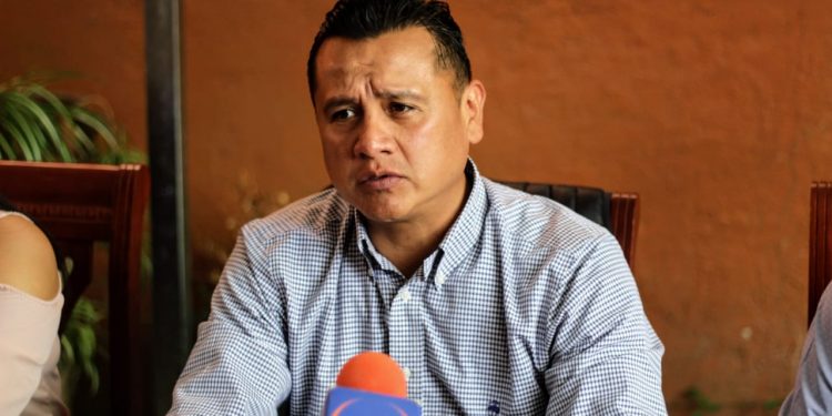 Durante emergencia de salud dos mil empleados de la UMSNH continúan sin cobrar lo adeudado por Rectoría, lamenta Torres Piña