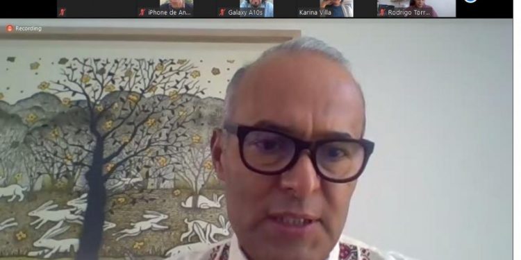 Coordinan acciones para preservar respeto a migrantes que trabajan en EU durante contingencia