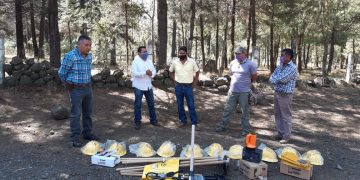 Entrega Semaccdet equipamiento a brigadistas de Uruapan y Tangancícuaro