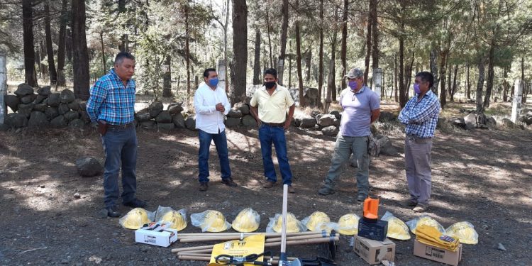 Entrega Semaccdet equipamiento a brigadistas de Uruapan y Tangancícuaro