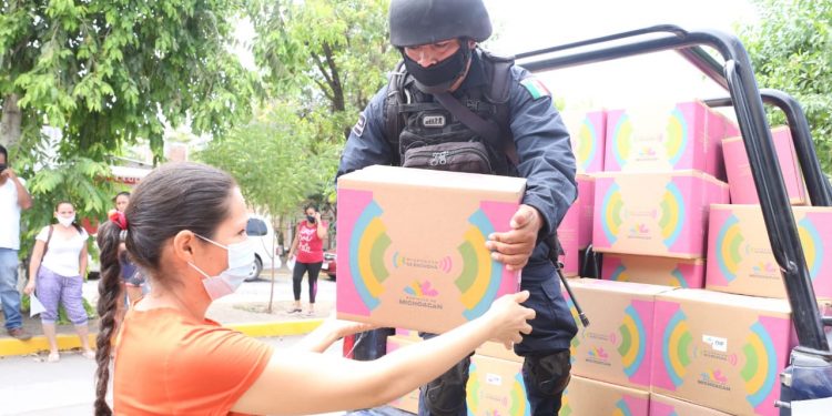 «Una despensa nos ayuda mucho en estos momentos que no podemos salir a trabajar»