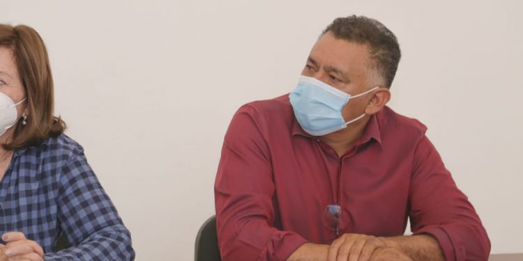 Choques entre gobiernos estatal y federal, cáncer de Michoacán: Fermín Bernabé