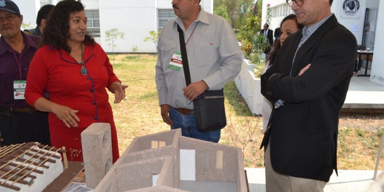 Diputada María Chávez analiza opciones con Hacienda para mejoramiento de tarifas eléctricas en Ayuntamientos pequeños