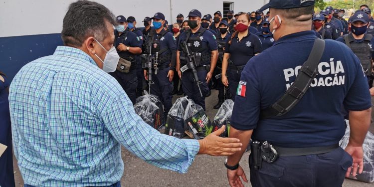 Se refuerza el equipamiento de la Policía Municipal de Apatzingán