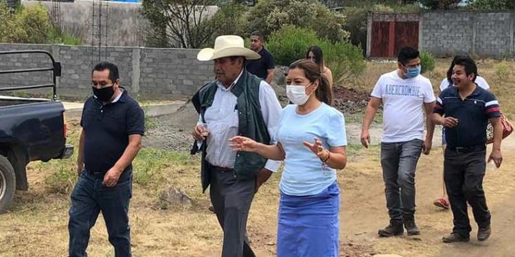 Dirigentes perredistas solidarios con familias vulnerables